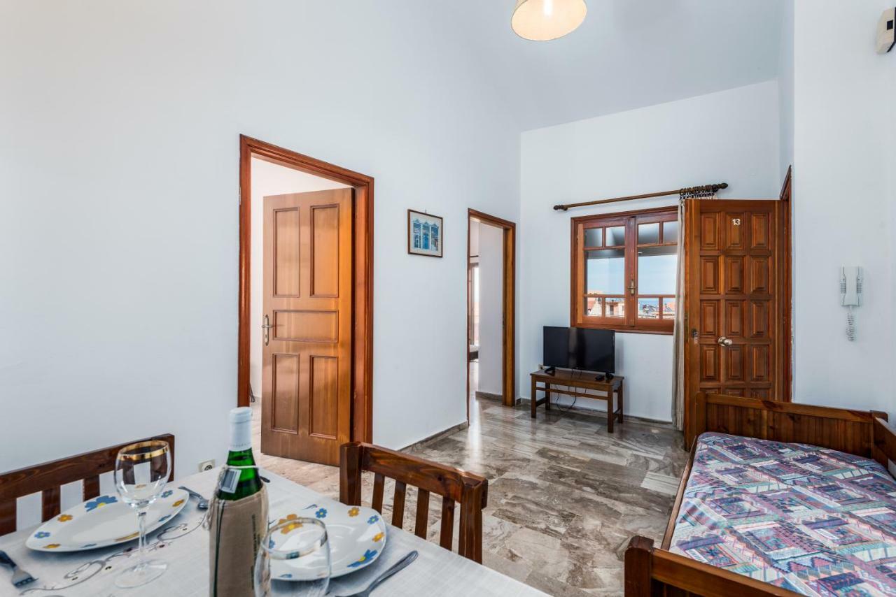 Areti Apartments Poros  Exterior photo