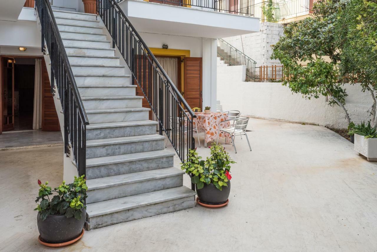 Areti Apartments Poros  Exterior photo